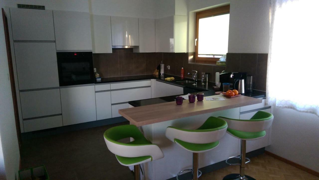 La Petite Fleur Apartment Enges Bagian luar foto